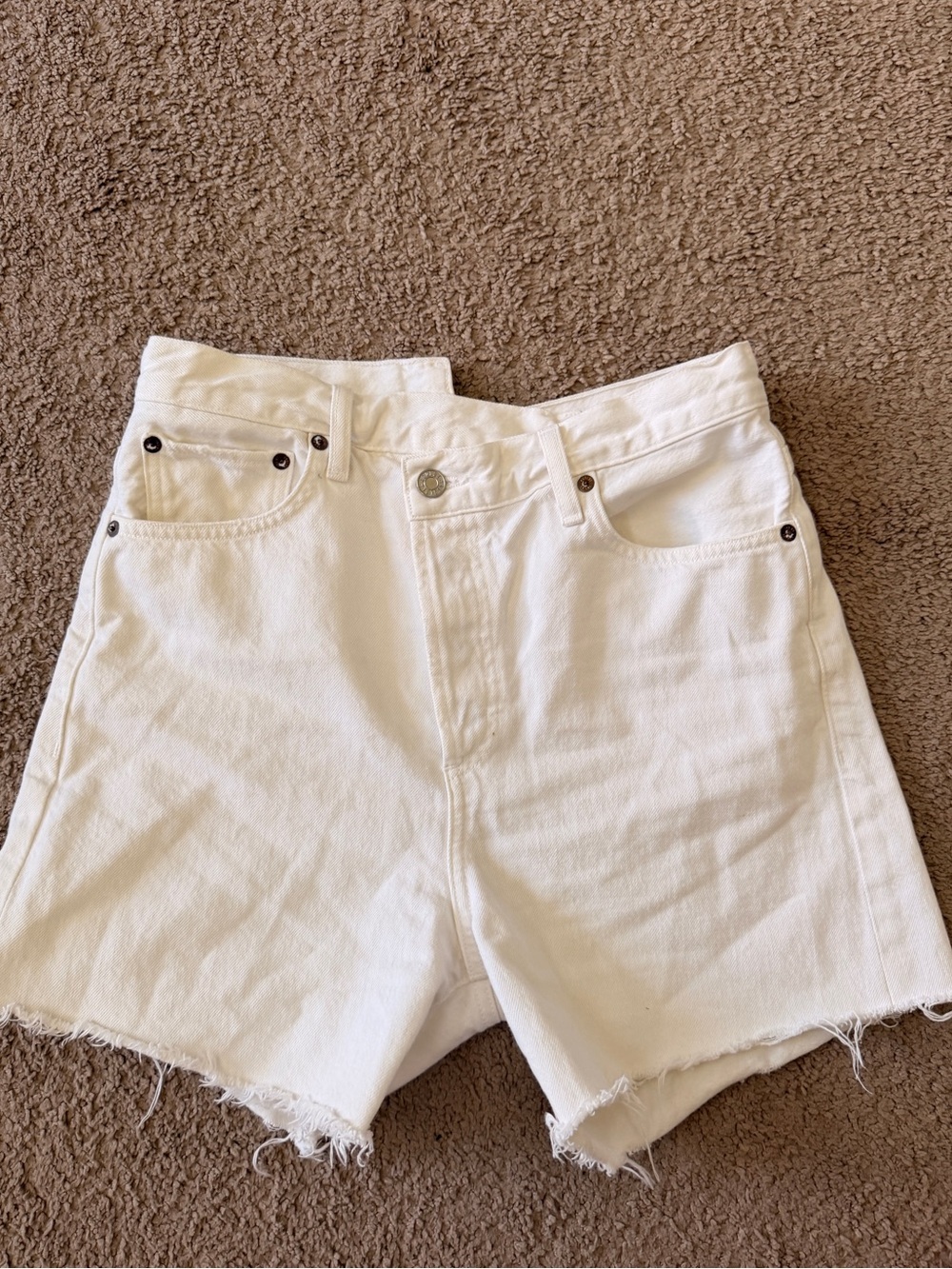 AGOLDE white denim shorts - Picture 9 of 10